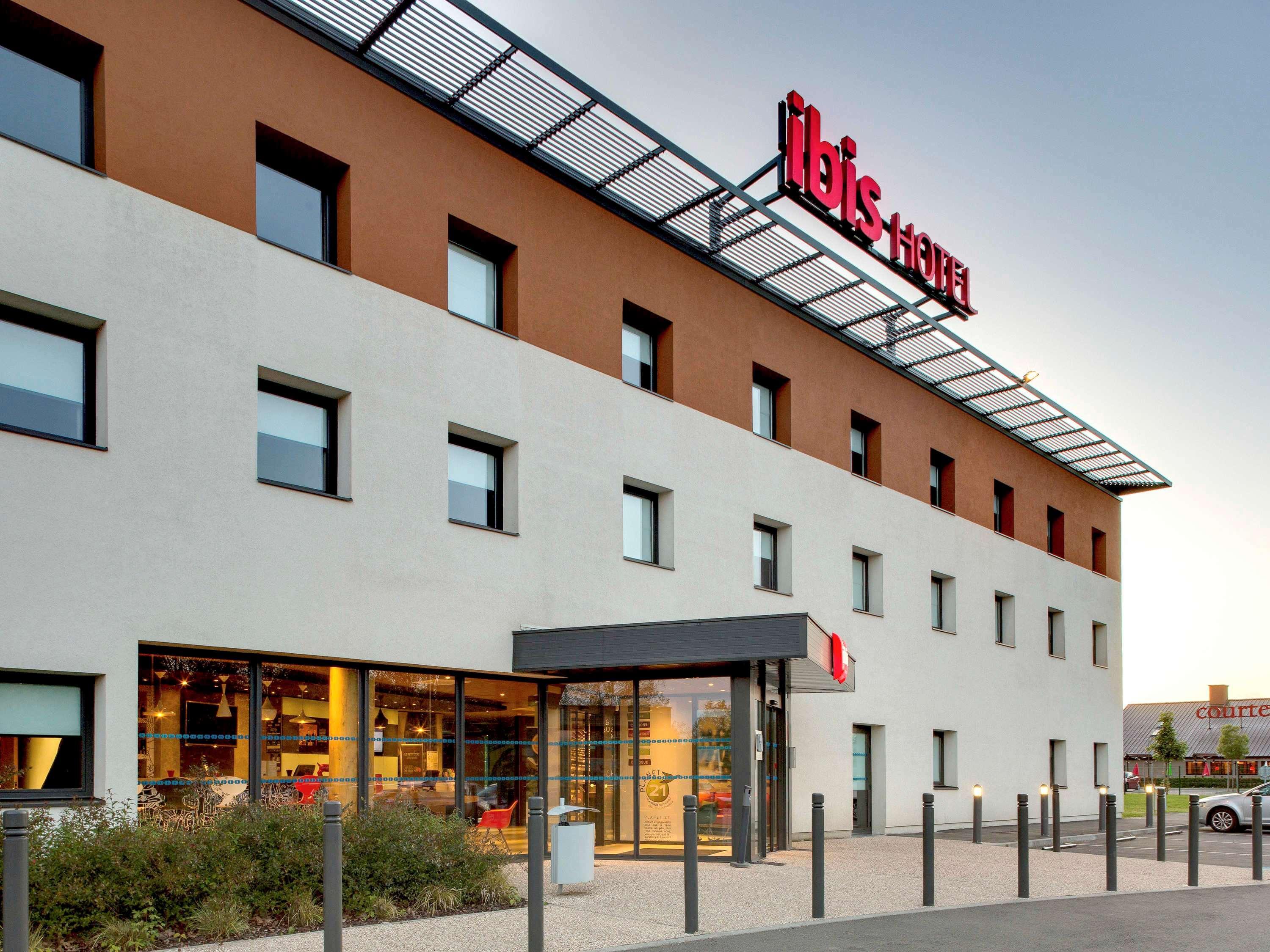 Ibis Montceau Les Mines Hotel Exterior foto