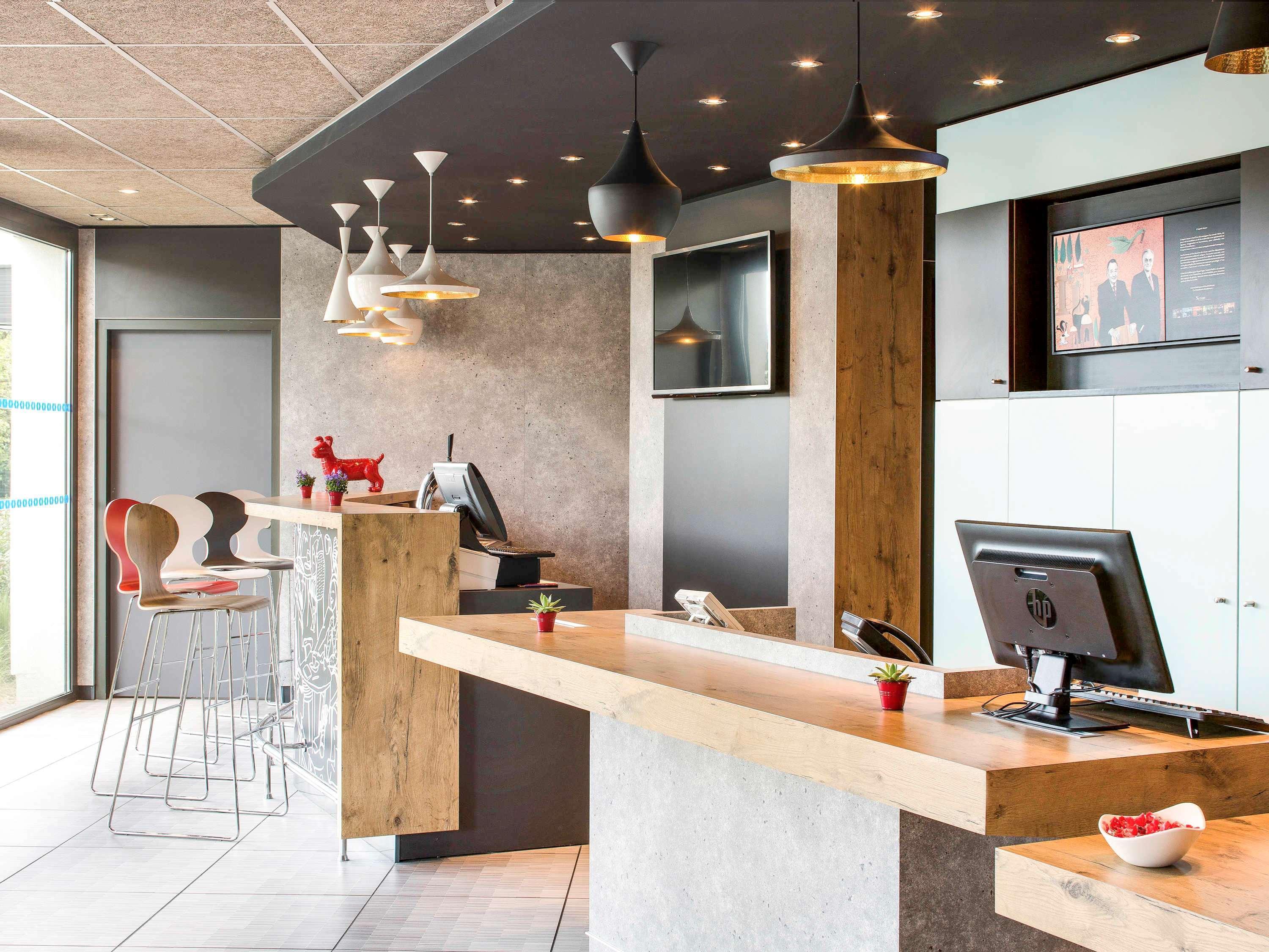 Ibis Montceau Les Mines Hotel Exterior foto