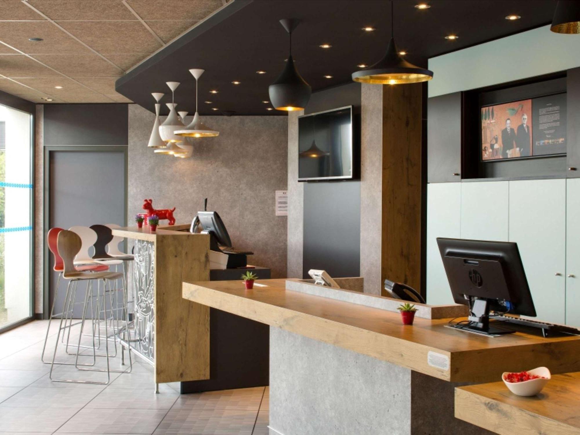 Ibis Montceau Les Mines Hotel Exterior foto